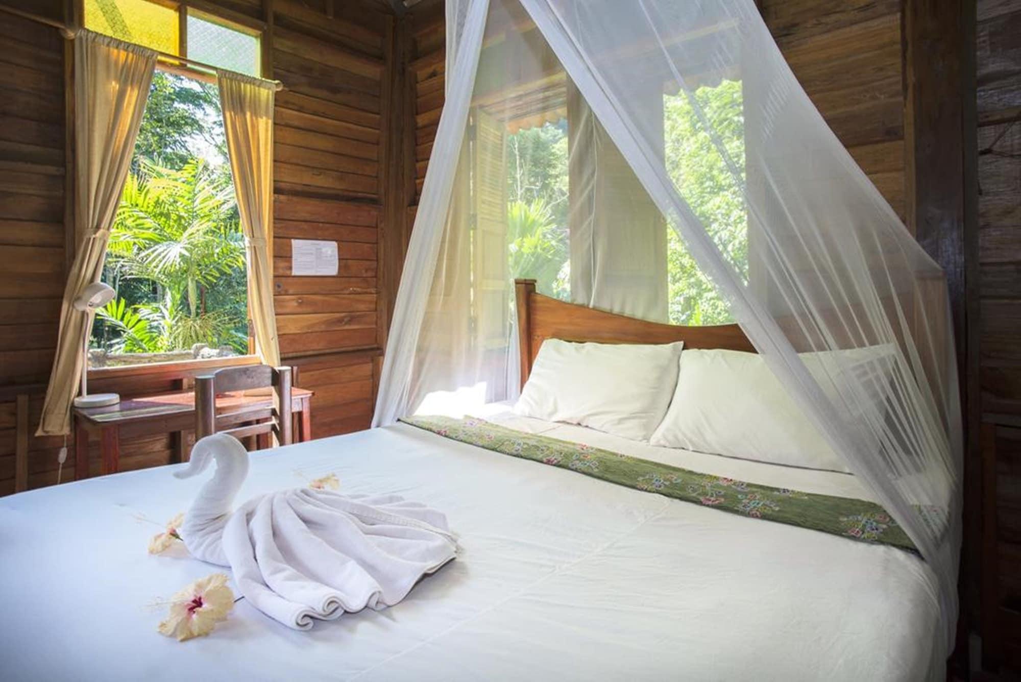 Art'S Riverview Lodge Khao Sok National Park Exterior photo