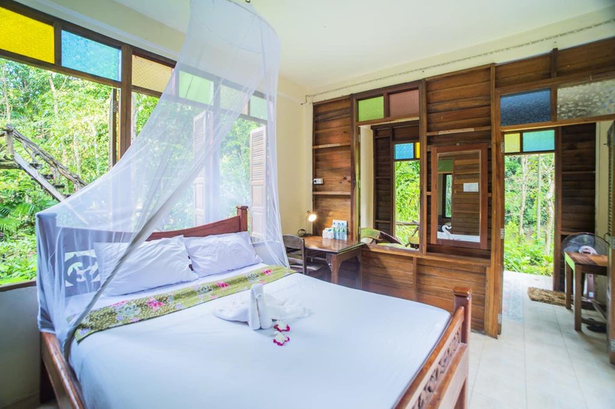 Art'S Riverview Lodge Khao Sok National Park Exterior photo