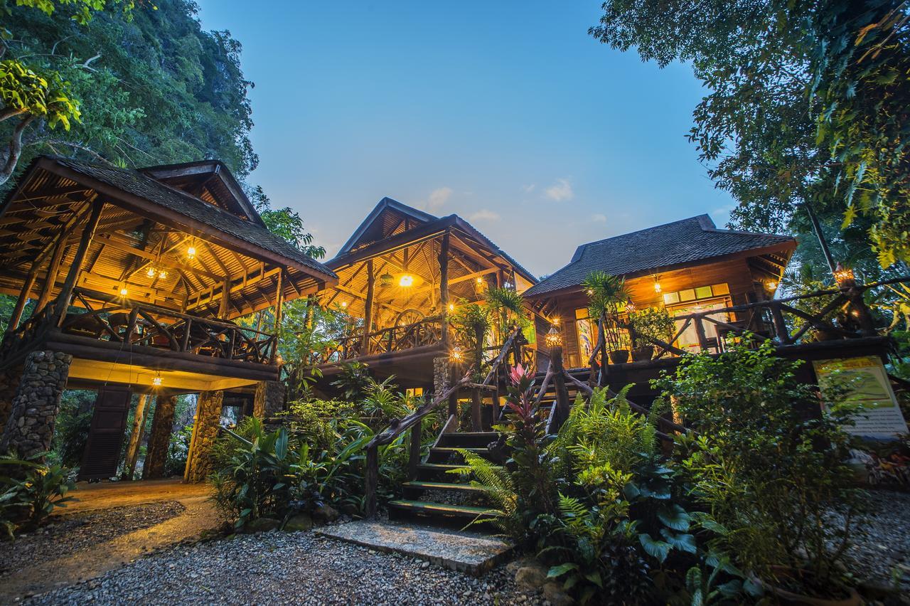 Art'S Riverview Lodge Khao Sok National Park Exterior photo