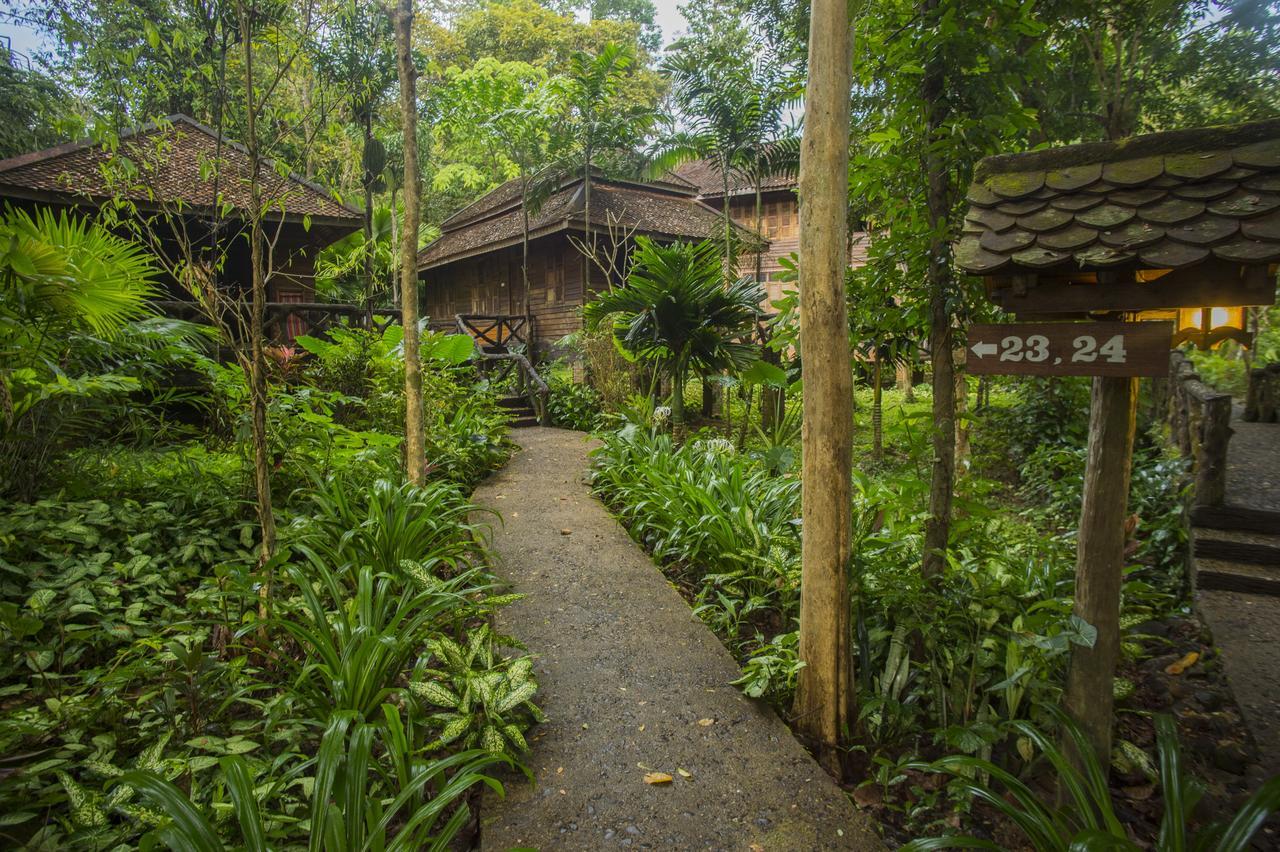 Art'S Riverview Lodge Khao Sok National Park Exterior photo