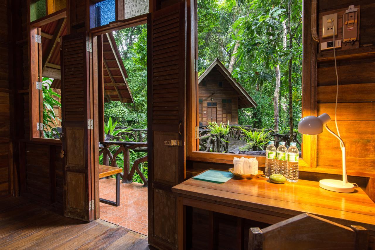 Art'S Riverview Lodge Khao Sok National Park Exterior photo